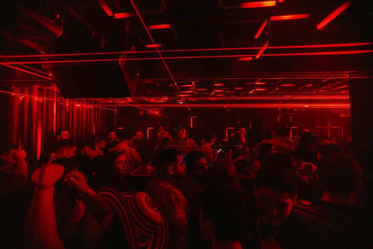 Proyecto: Discoteca Perro Negro en Miami